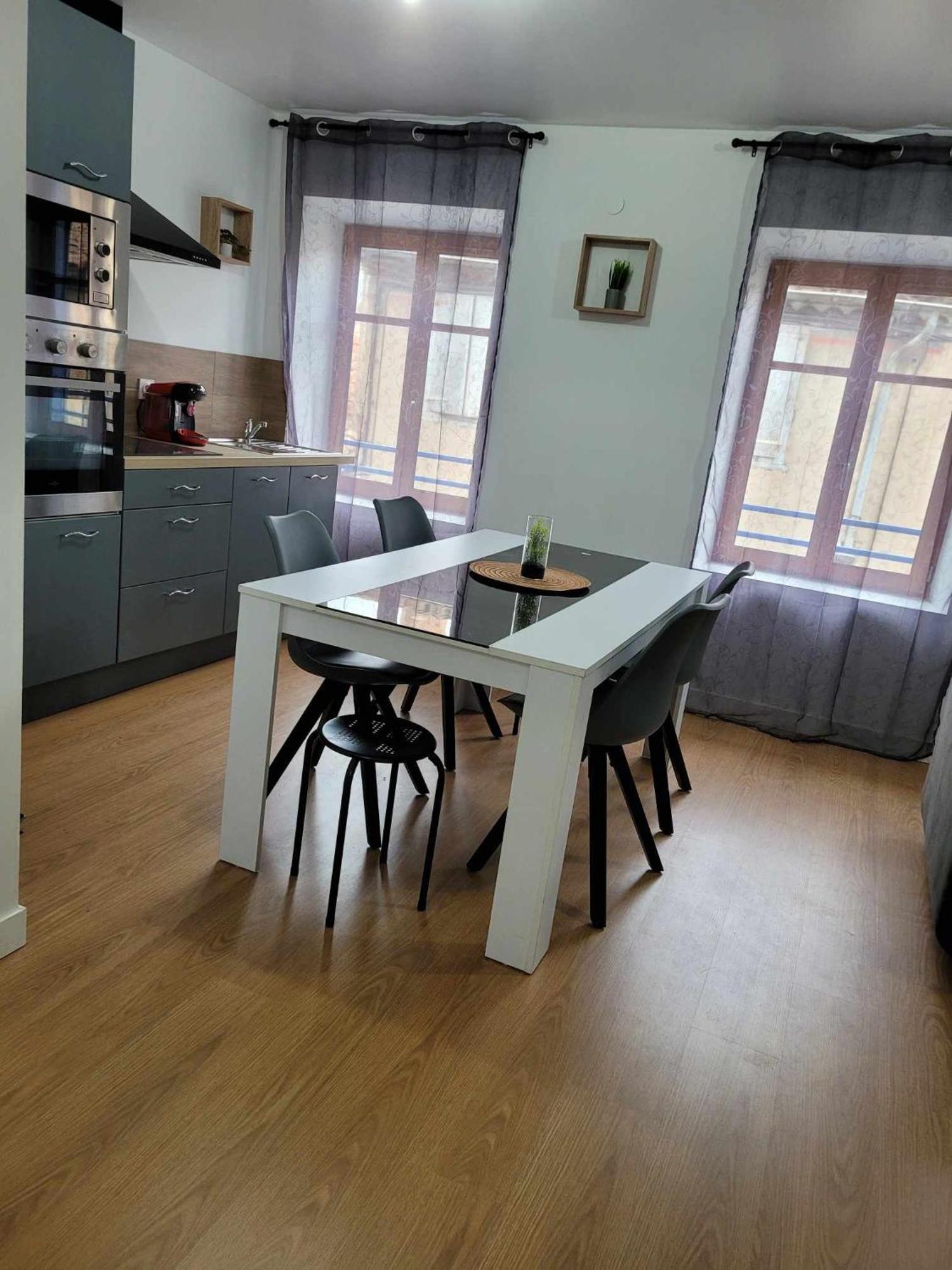 Charmant T3 Avec Terrasse Каркасон Екстериор снимка